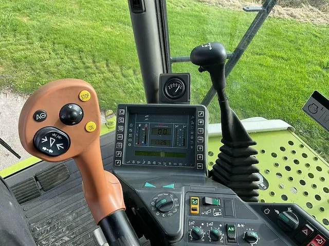 Claas - lexion 440 - maaidorser - afbeelding 27 van  58