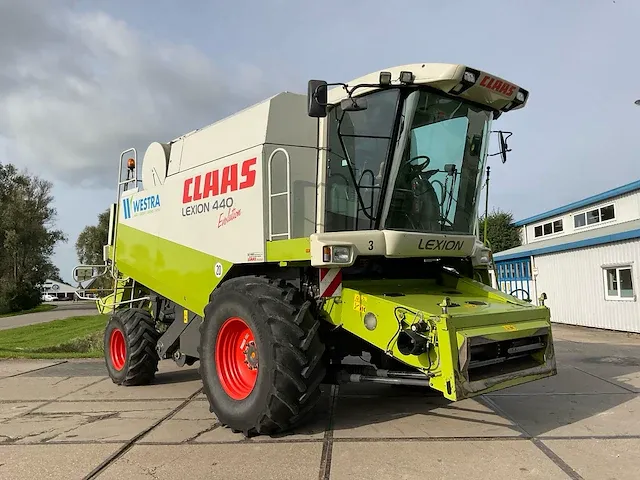 Claas - lexion 440 evolution - maaidorser - afbeelding 2 van  54