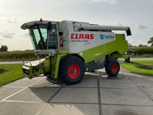 Claas - lexion 440 evolution - maaidorser - afbeelding 12 van  54