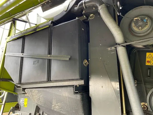 Claas - lexion 440 evolution - maaidorser - afbeelding 40 van  54