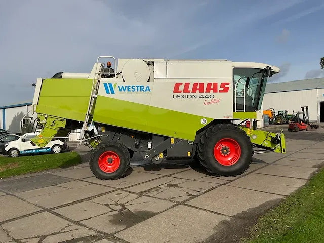 Claas - lexion 440 evolution - maaidorser - afbeelding 54 van  54