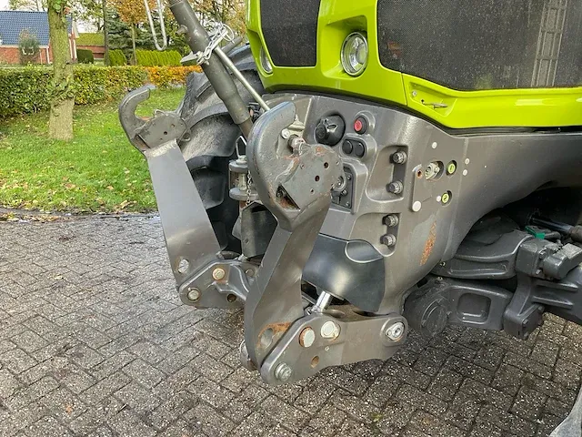 Claas axion 810 vierwielaangedreven landbouwtractor - afbeelding 12 van  47