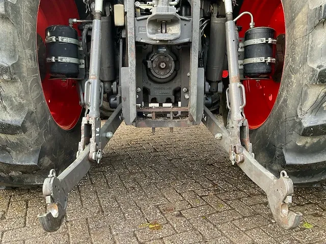 Claas axion 810 vierwielaangedreven landbouwtractor - afbeelding 20 van  47