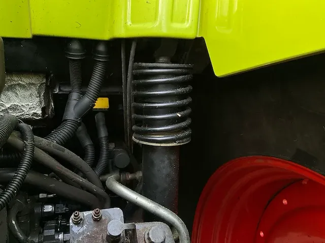 Claas axion 810 vierwielaangedreven landbouwtractor - afbeelding 26 van  47