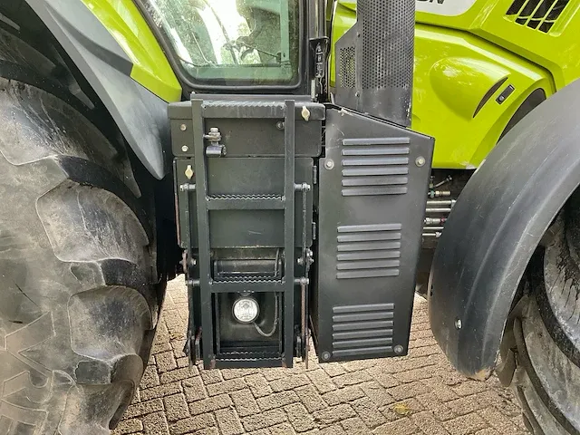 Claas axion 810 vierwielaangedreven landbouwtractor - afbeelding 27 van  47