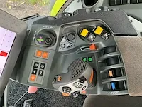 Claas axion 810 vierwielaangedreven landbouwtractor - afbeelding 38 van  47