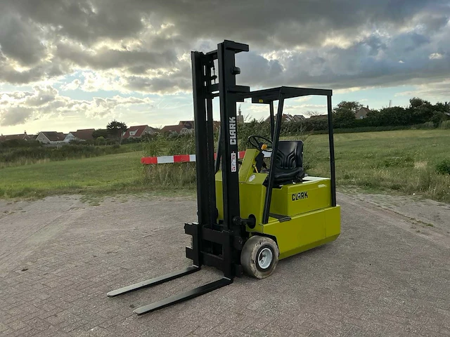 Clark tm15 vorkheftruck - afbeelding 8 van  15