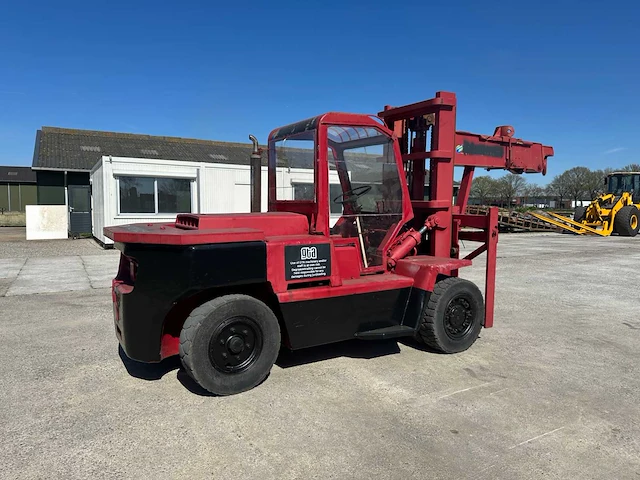 Clark vorkheftruck 7000kg - afbeelding 1 van  26