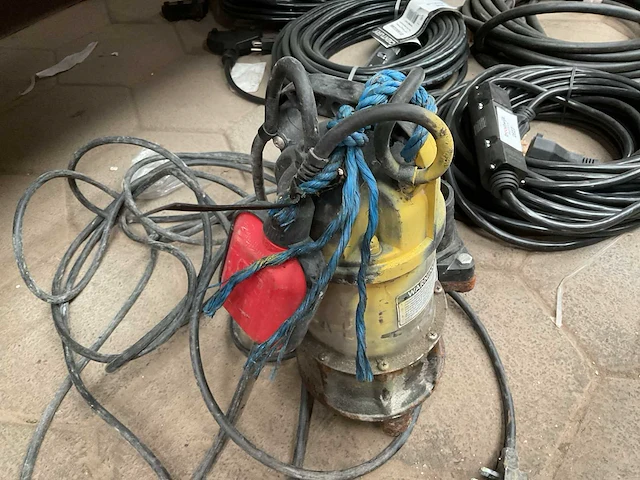 Clarke hse300a dompelpomp - afbeelding 2 van  4