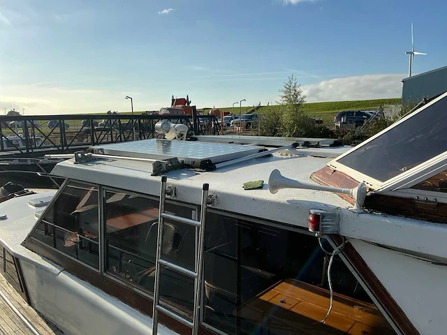Classic motorjacht - afbeelding 28 van  32