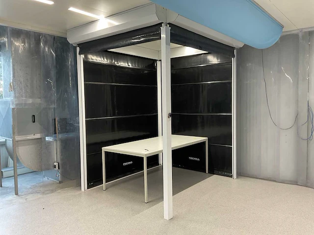 Cleanroom - afbeelding 7 van  21