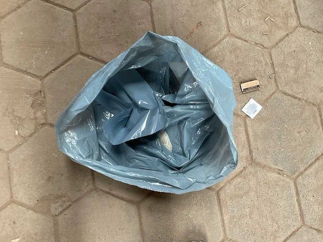 Cleanwaste anywhere toilet kit lot of waste kit bag - afbeelding 3 van  4