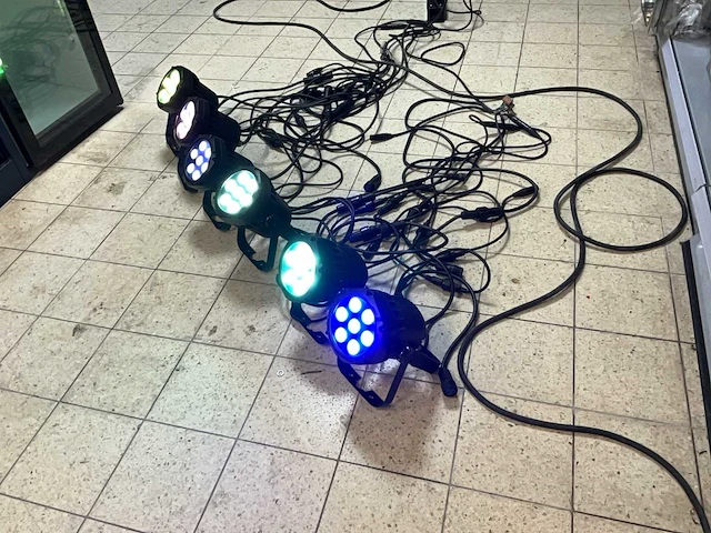 Clf lightning mini par rgbw led par-spot (6x) - afbeelding 1 van  11