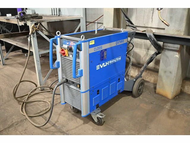 Cloos qineo qintron 500 lasapparaat met cloos wf-100-4 eza feed unit - afbeelding 1 van  12
