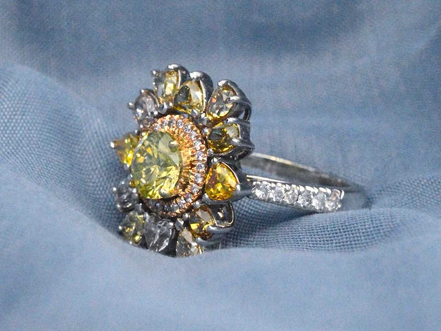 Cluster ring fancy diamant - afbeelding 12 van  15