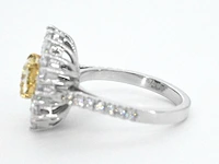 Cluster ring met een fancy gekleurde gele diamant en omringt door briljant geslepen natuurlijke diamanten - afbeelding 5 van  15