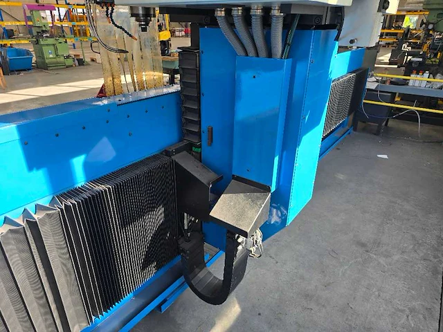 Cma - brd32cn6000 - cnc drilling machine - 2013 - afbeelding 10 van  22