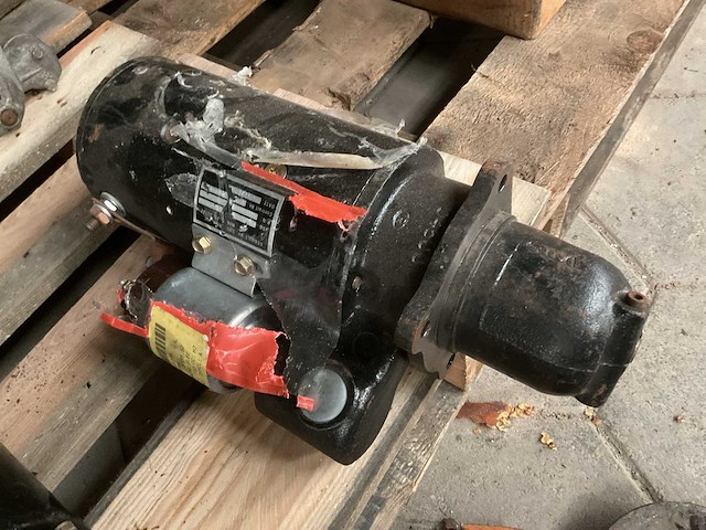 Cme arma inc 12v starter - afbeelding 1 van  3