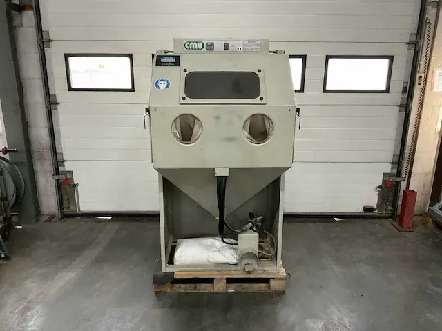 Cmv straalcabine - afbeelding 1 van  8