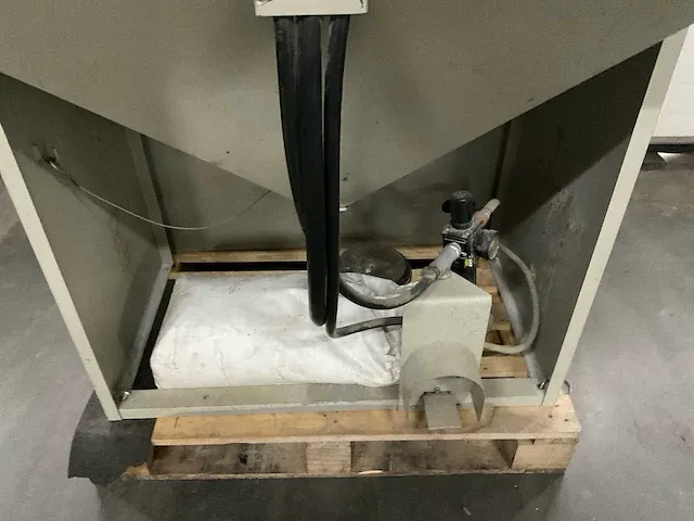 Cmv straalcabine - afbeelding 5 van  8