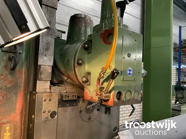 Cnc bedfreesmachine - afbeelding 22 van  50