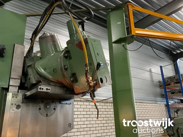 Cnc bedfreesmachine - afbeelding 45 van  50