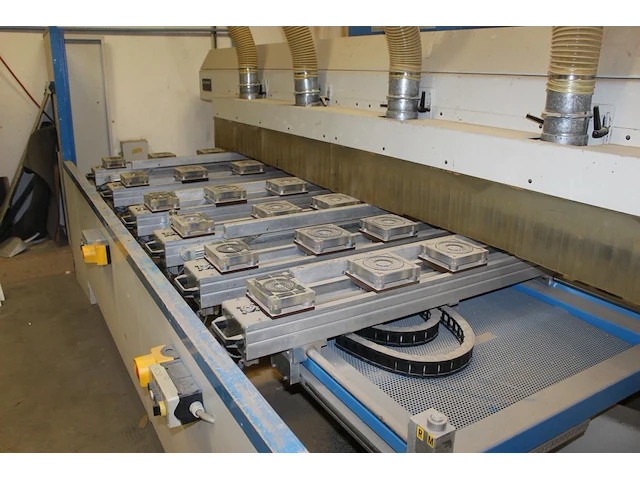 Cnc bewerkingscentrum v.alberti format 90. bouwjaar 1998. voorzien van vacuümtafel en veiligheidskooi. maxi... - afbeelding 7 van  12