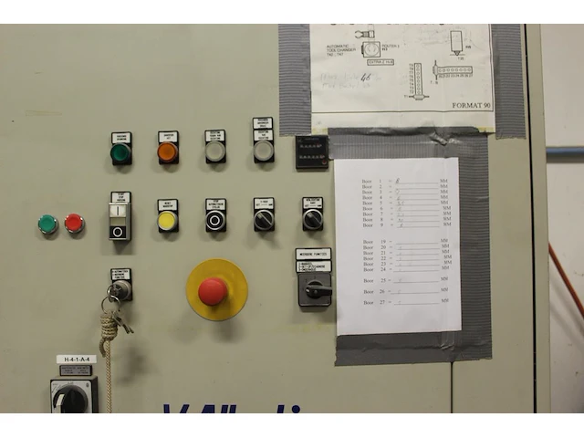 Cnc bewerkingscentrum v.alberti format 90. bouwjaar 1998. voorzien van vacuümtafel en veiligheidskooi. maxi... - afbeelding 9 van  12