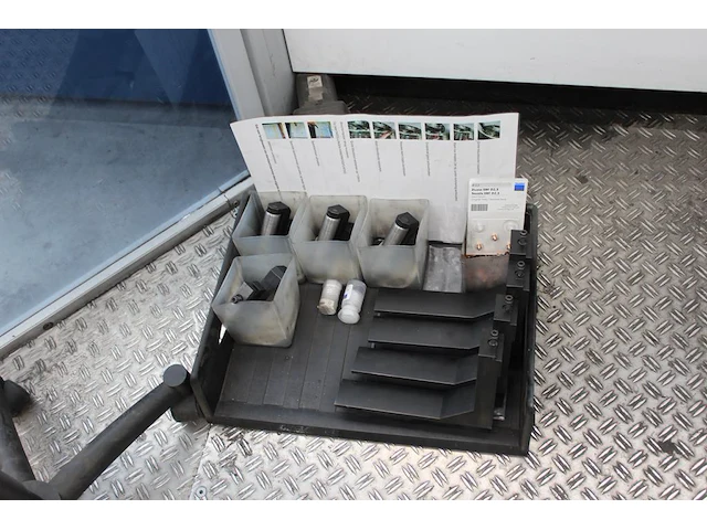 Cnc buizen-lasersnijmachine trumpf trulaser tube 7000 met lasertype t03. 3600w. machine is voorzien van aut... - afbeelding 5 van  19