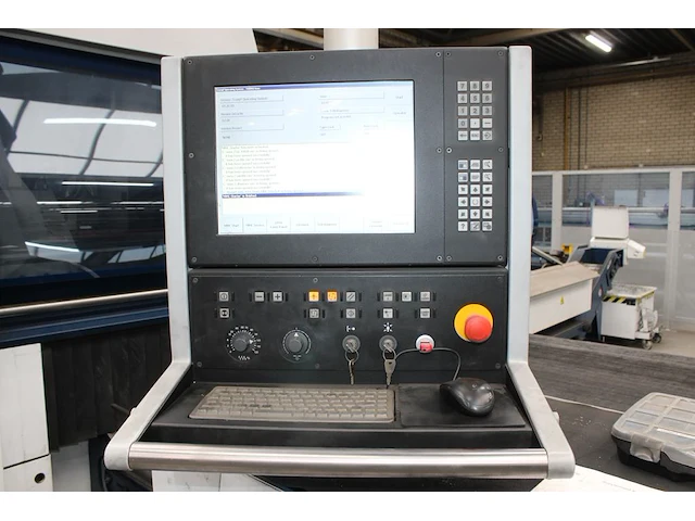 Cnc buizen-lasersnijmachine trumpf trulaser tube 7000 met lasertype t03. 3600w. machine is voorzien van aut... - afbeelding 6 van  19
