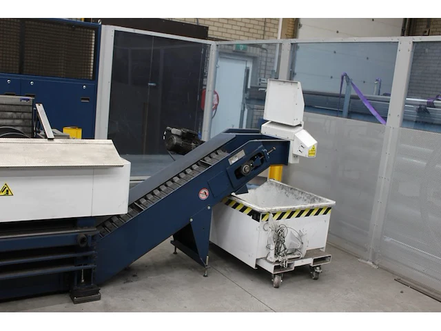 Cnc buizen-lasersnijmachine trumpf trulaser tube 7000 met lasertype t03. 3600w. machine is voorzien van aut... - afbeelding 15 van  19