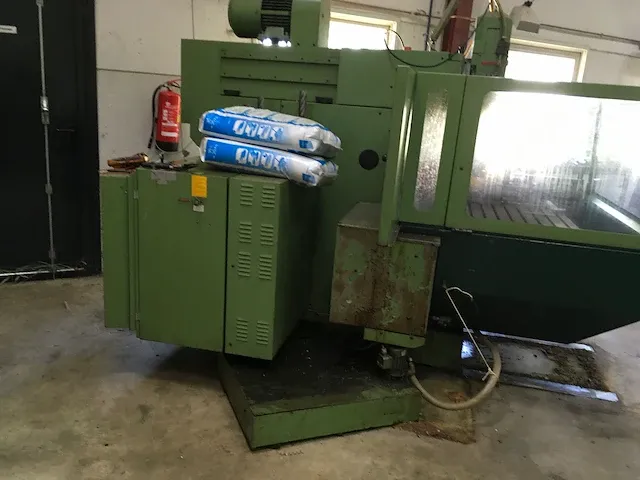 Cnc freesmachine - afbeelding 3 van  10