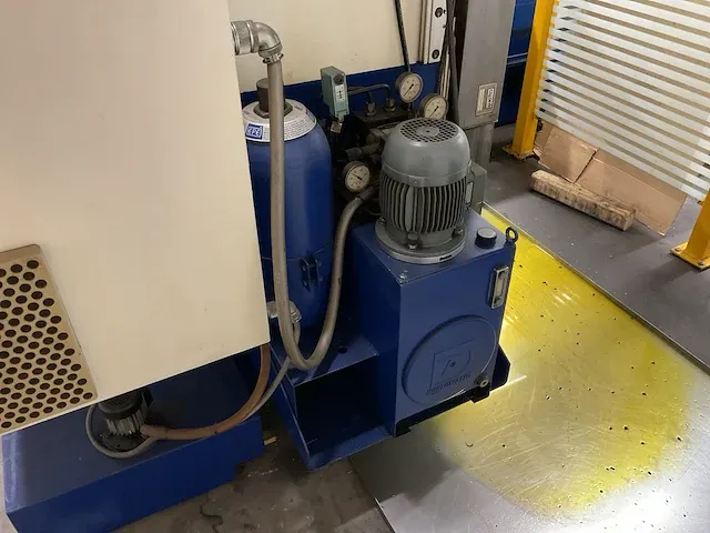 Cnc freesmachine - afbeelding 5 van  16