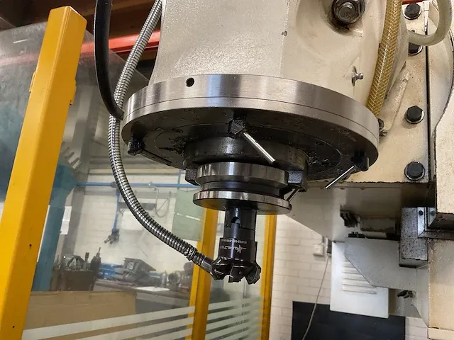 Cnc freesmachine - afbeelding 15 van  16