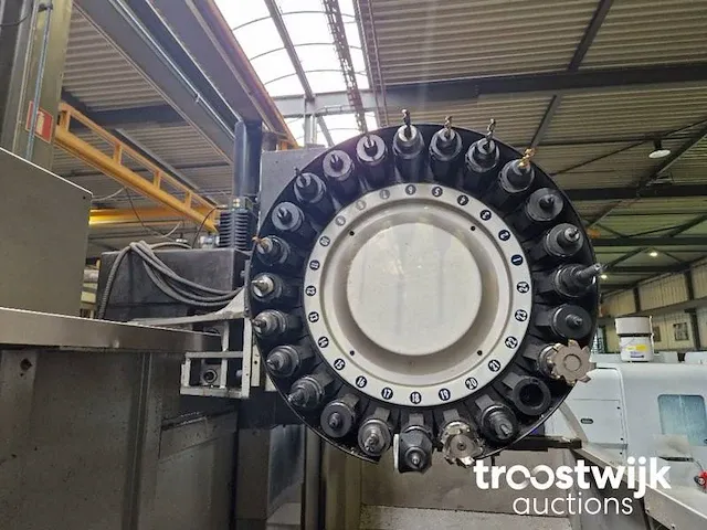 Cnc-freesmachine - afbeelding 16 van  17