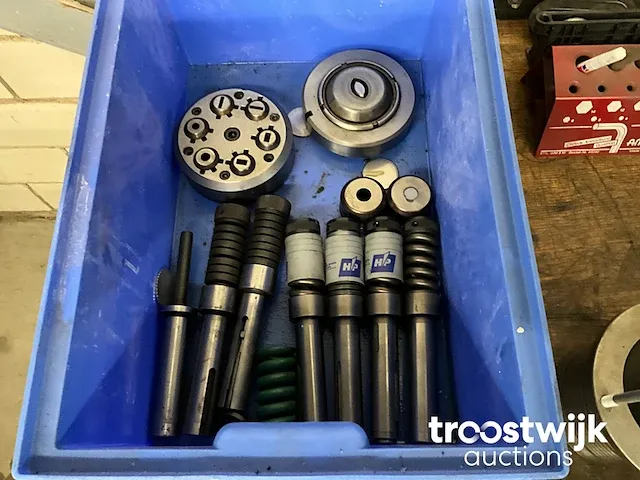 Cnc ponsmachine - afbeelding 16 van  23