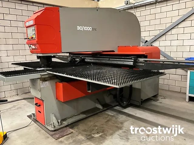 Cnc ponsmachine - afbeelding 20 van  23