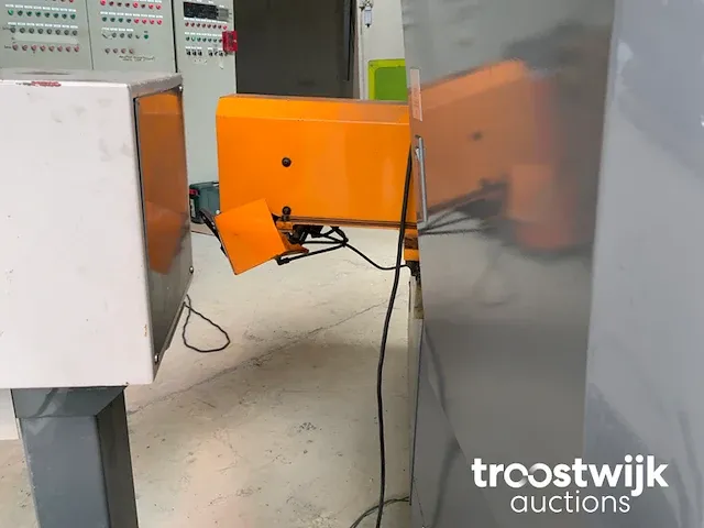 Cnc ponsmachine - afbeelding 3 van  16