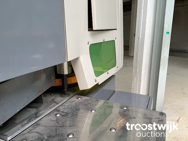 Cnc ponsmachine - afbeelding 4 van  16