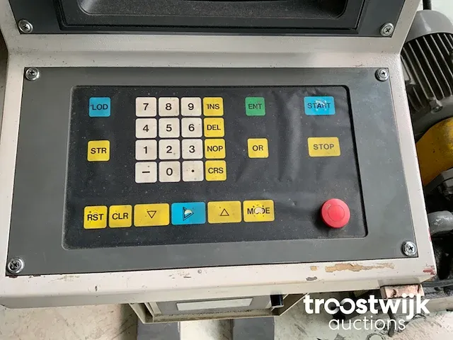 Cnc ponsmachine - afbeelding 7 van  16