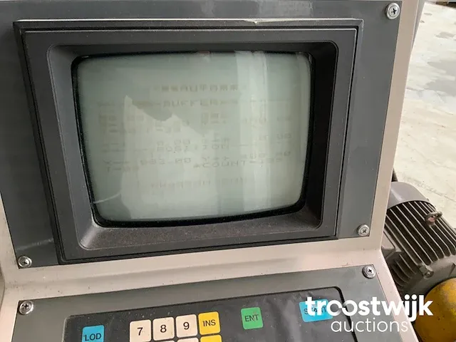 Cnc ponsmachine - afbeelding 8 van  16