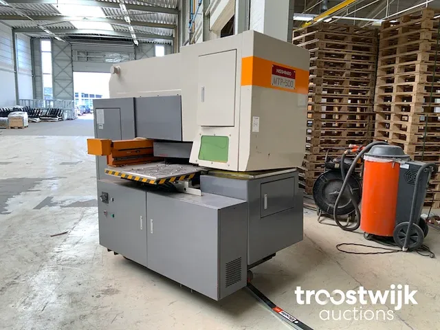 Cnc ponsmachine - afbeelding 1 van  16
