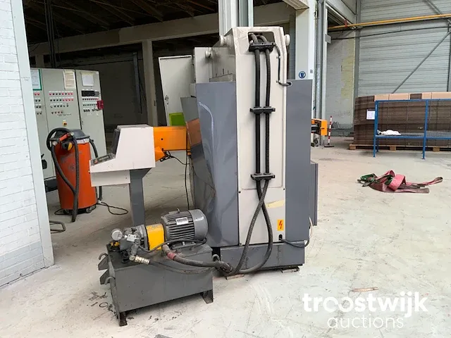 Cnc ponsmachine - afbeelding 16 van  16
