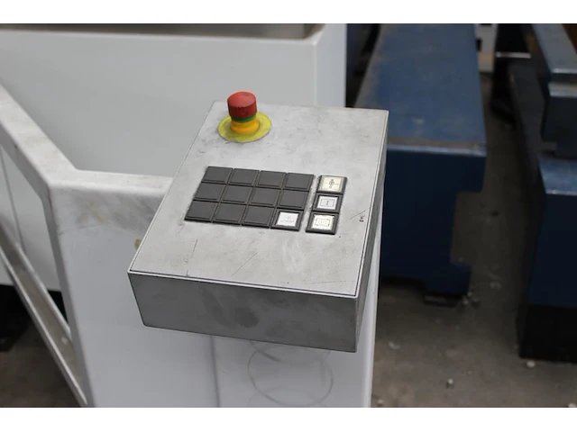 Cnc vlakbed lasersnijmachine trumpf trulaser 5030 fiber l68 met laser trudisk 6001, hawa ww 3001 t warmtewi... - afbeelding 10 van  19