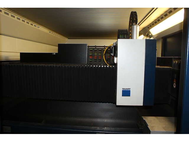 Cnc vlakbed lasersnijmachine trumpf trulaser 5030 fiber l68 met laser trudisk 6001, hawa ww 3001 t warmtewi... - afbeelding 12 van  19