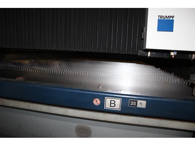 Cnc vlakbed lasersnijmachine trumpf trulaser 5030 fiber l68 met laser trudisk 6001, hawa ww 3001 t warmtewi... - afbeelding 13 van  19