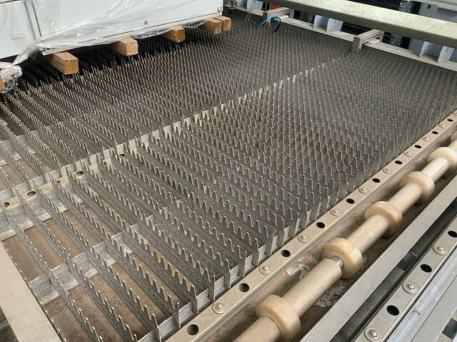 Cnc-waterstraalsnijmachine - afbeelding 18 van  20