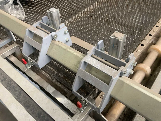 Cnc-waterstraalsnijmachine - afbeelding 19 van  20