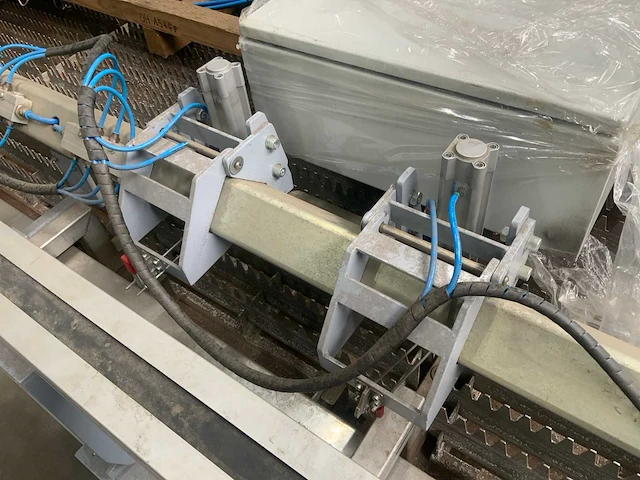 Cnc-waterstraalsnijmachine - afbeelding 20 van  20
