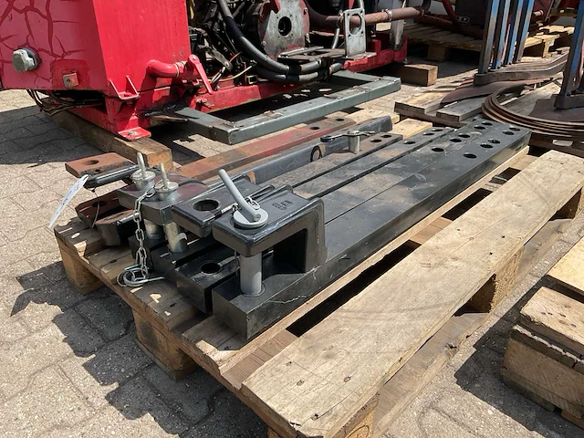 Cnh zwaailat trekhaak (6x) - afbeelding 1 van  3